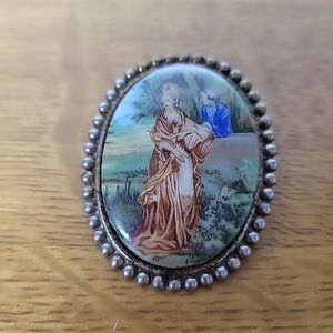 Gold Tone Victorian Cameo Style Brooch Vintage Jewelry